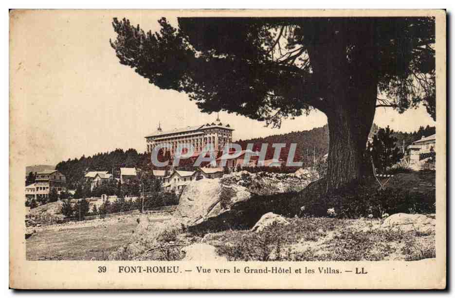 Font Romeu CPA Vue vers le grand hotel et les villas