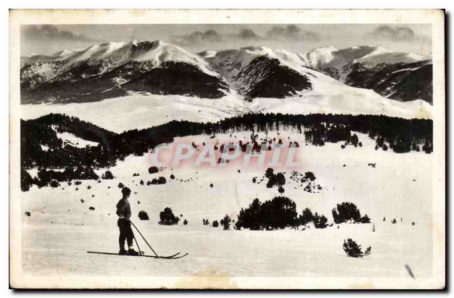 Font Romeu CPA Pistes de ski au fond les Pyrenees