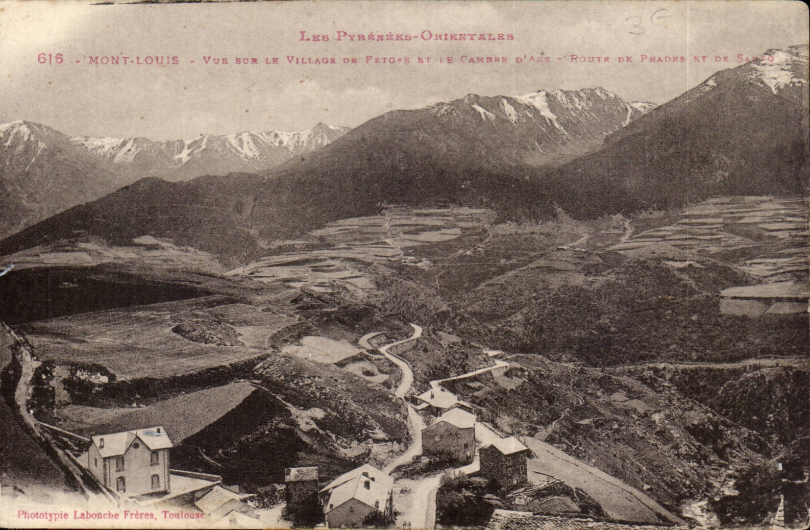 Mont Louis Vue sur le Village - Route de Prades - CPA 