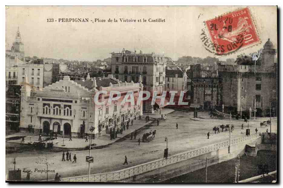 Perpignan - Place de la Victoire et le Castillet CPA 