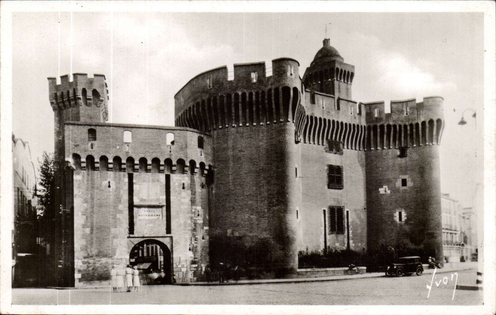Perpignan - Le castilet XIV siecle - CPA 
