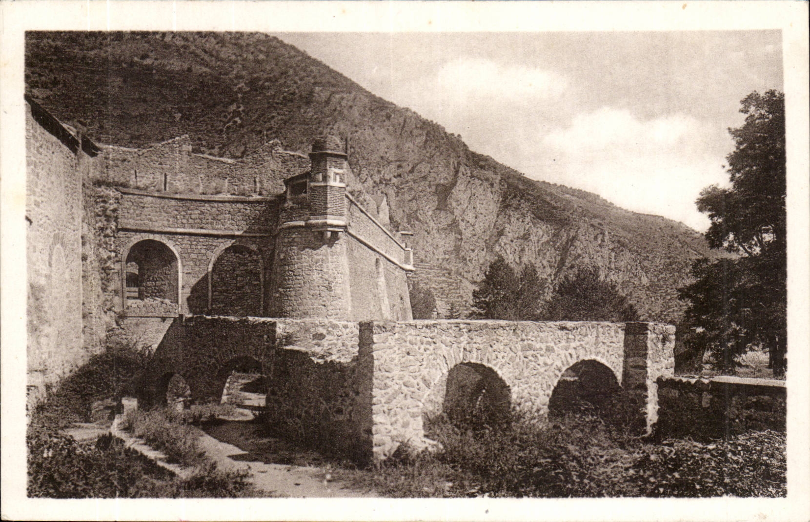 Villefranche de Conflent - Remparts du Chateau - CPA 