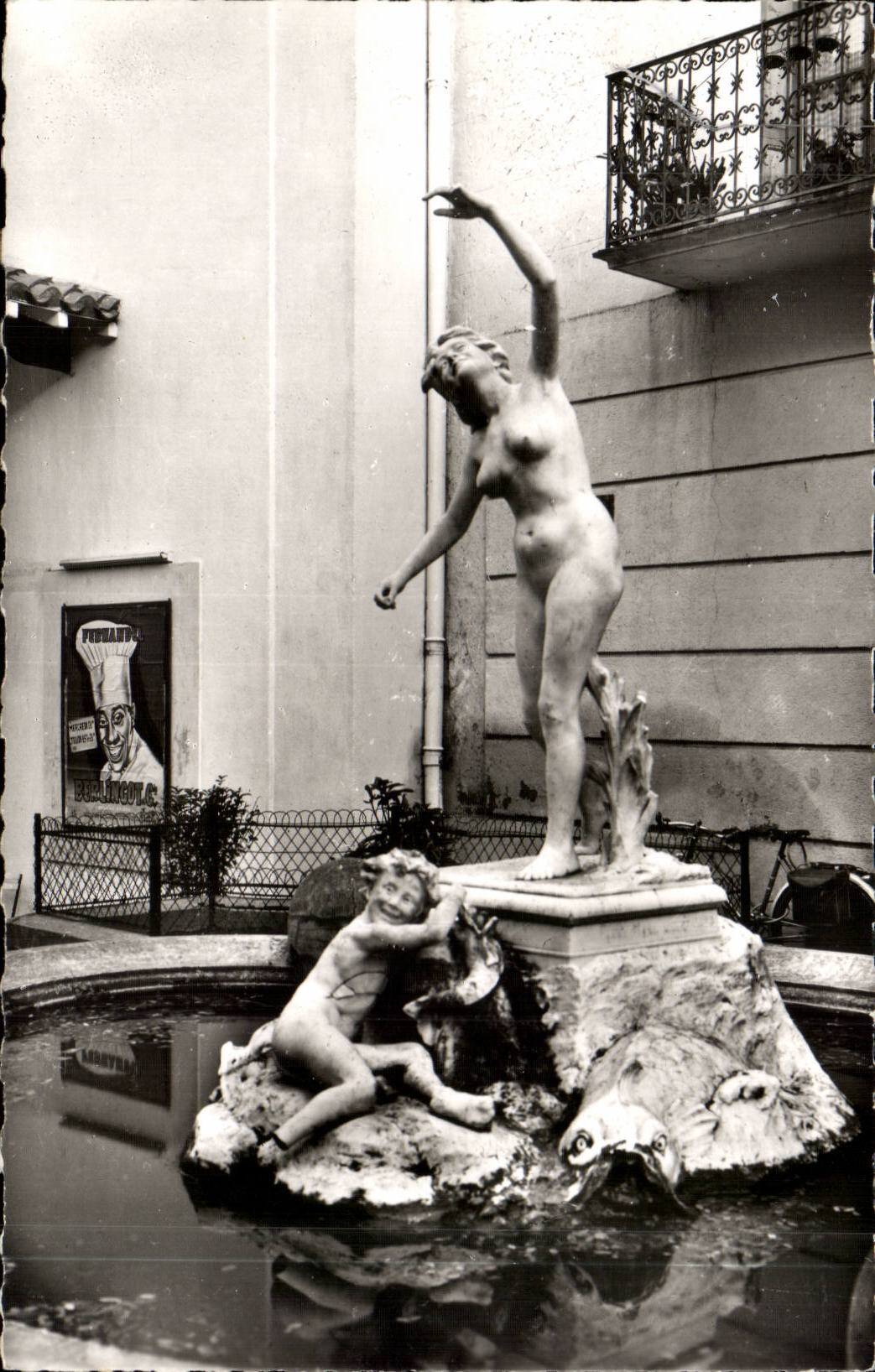 Amelie les Bains CPA Statue pres du casino 