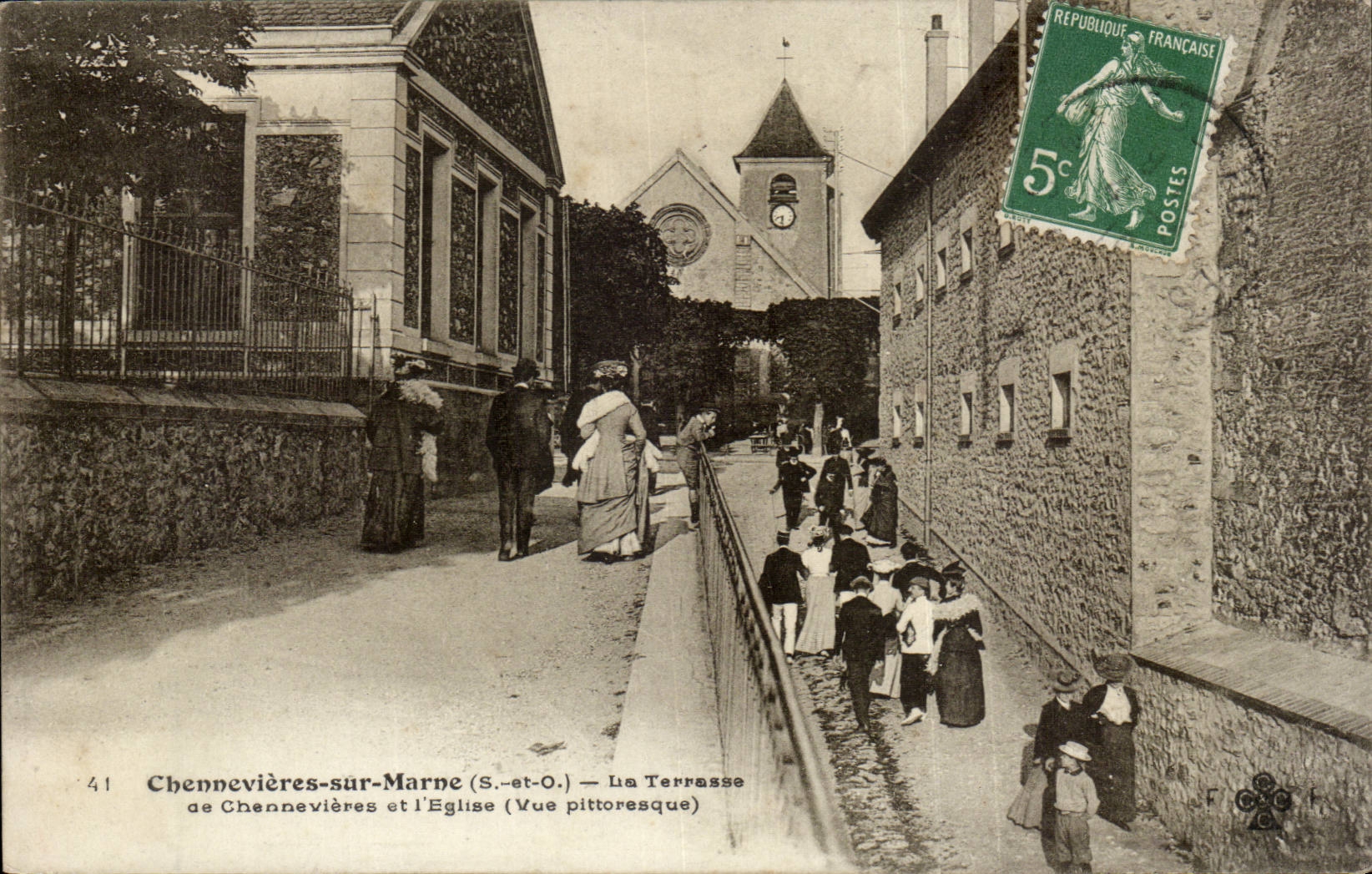 Chennevieres sur Marne CPA La terrasse de Chennevieres et l'eglise