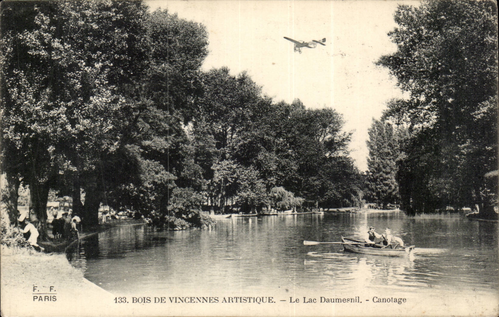 Bois de Vincennes CPA Le lac Daumesnil Canotage (avion)