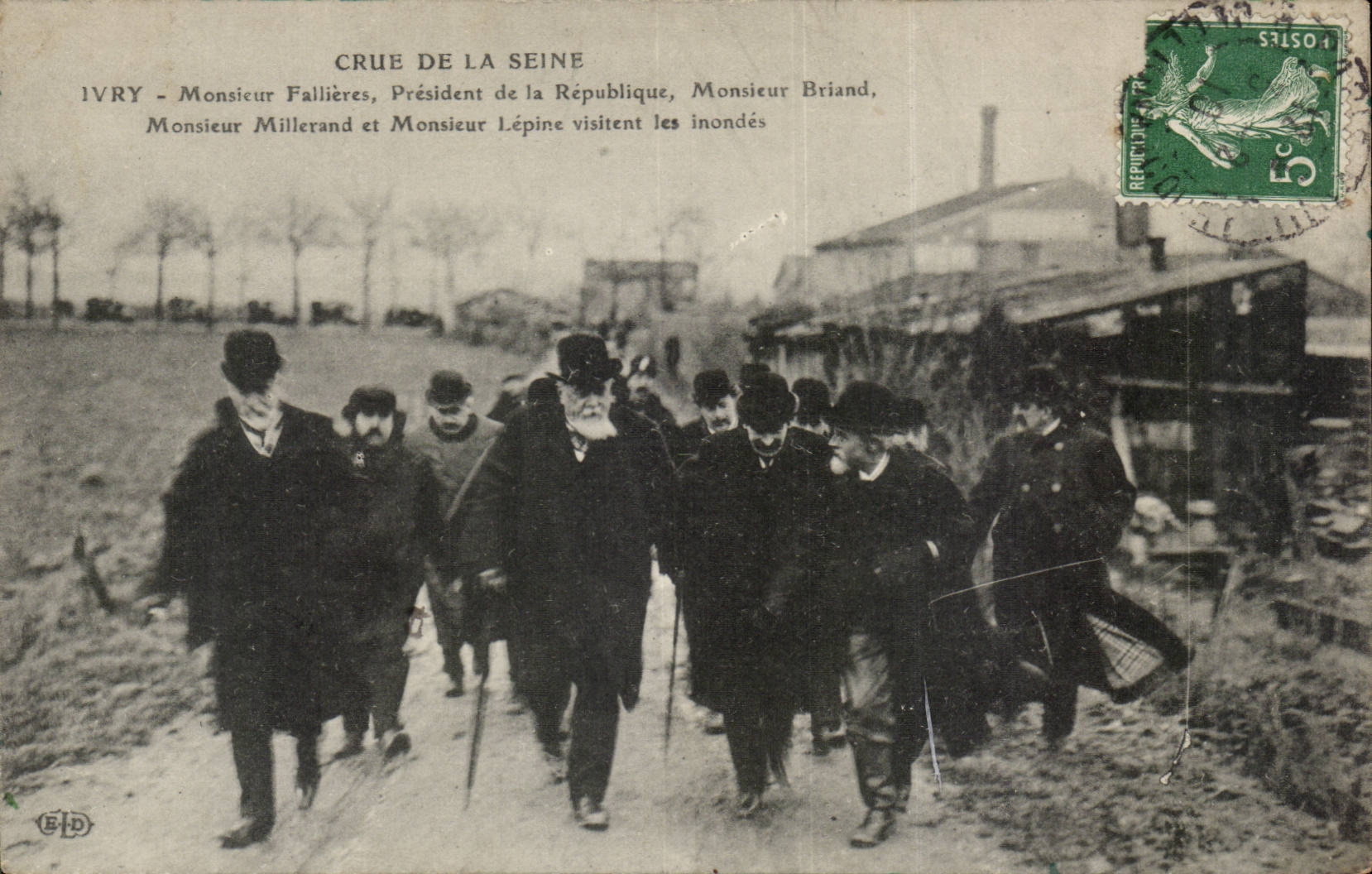Crue de la Seine CPA Ivry Monsieur Fallieres Briand visitent les inondes TOP