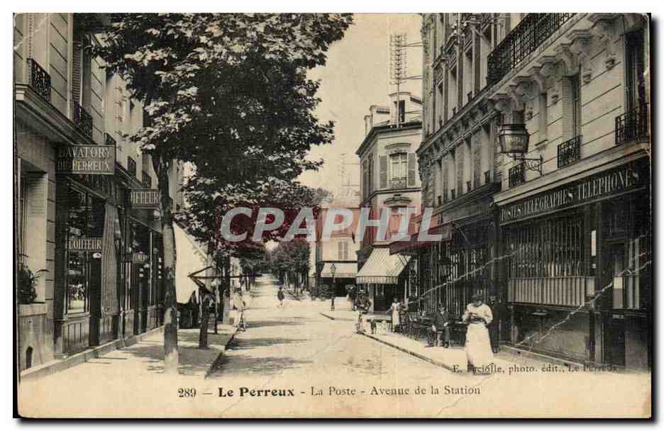 Le Perreux CPA La poste Avenue de la station