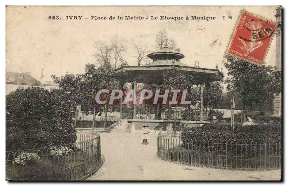 Ivry CPA Place de la mairie Le kiosque a musique