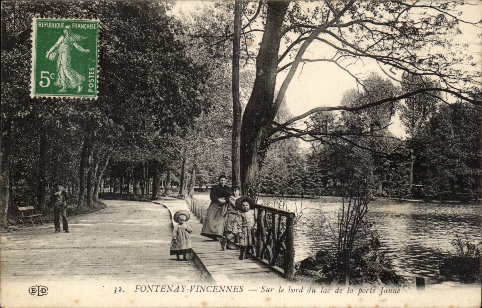 Fontenay Vincennes CPA Sur le bord du lac de la porte Jaune (enfants)