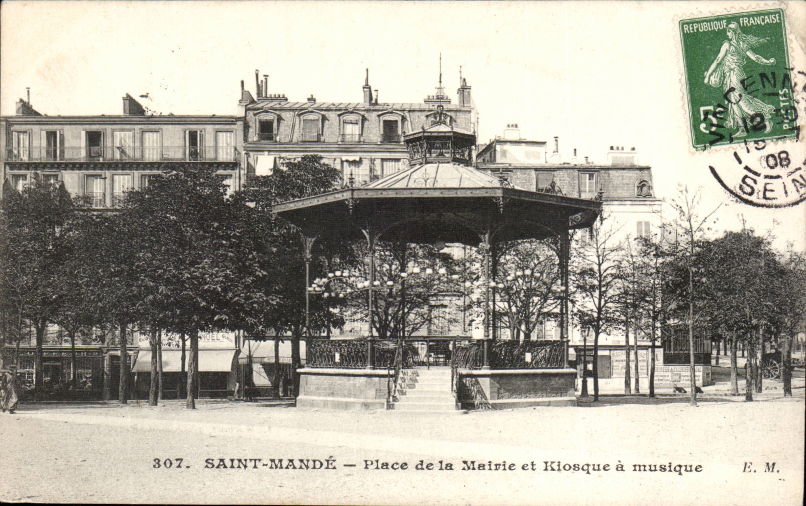 Saint Mande CPA Place de la Mairie et kiosque a musique