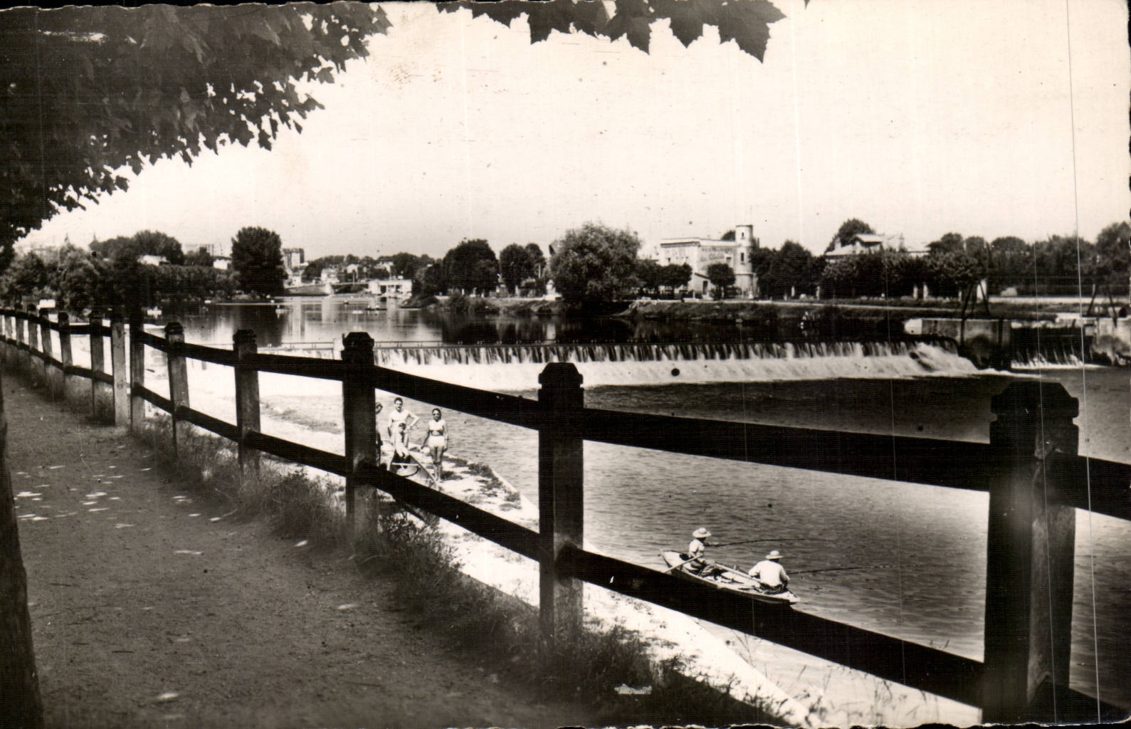 Saint Maur CPA Le barrage Vue sur Joinville