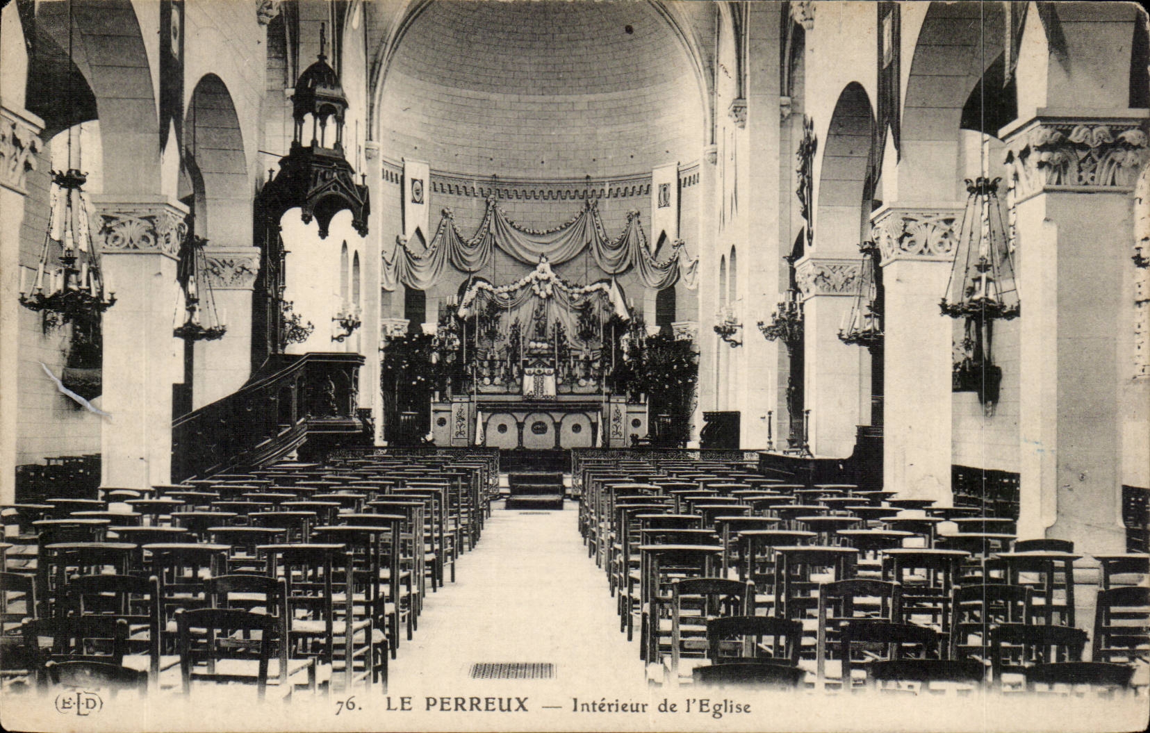 Le Perreux CPA Interieur de l'eglise