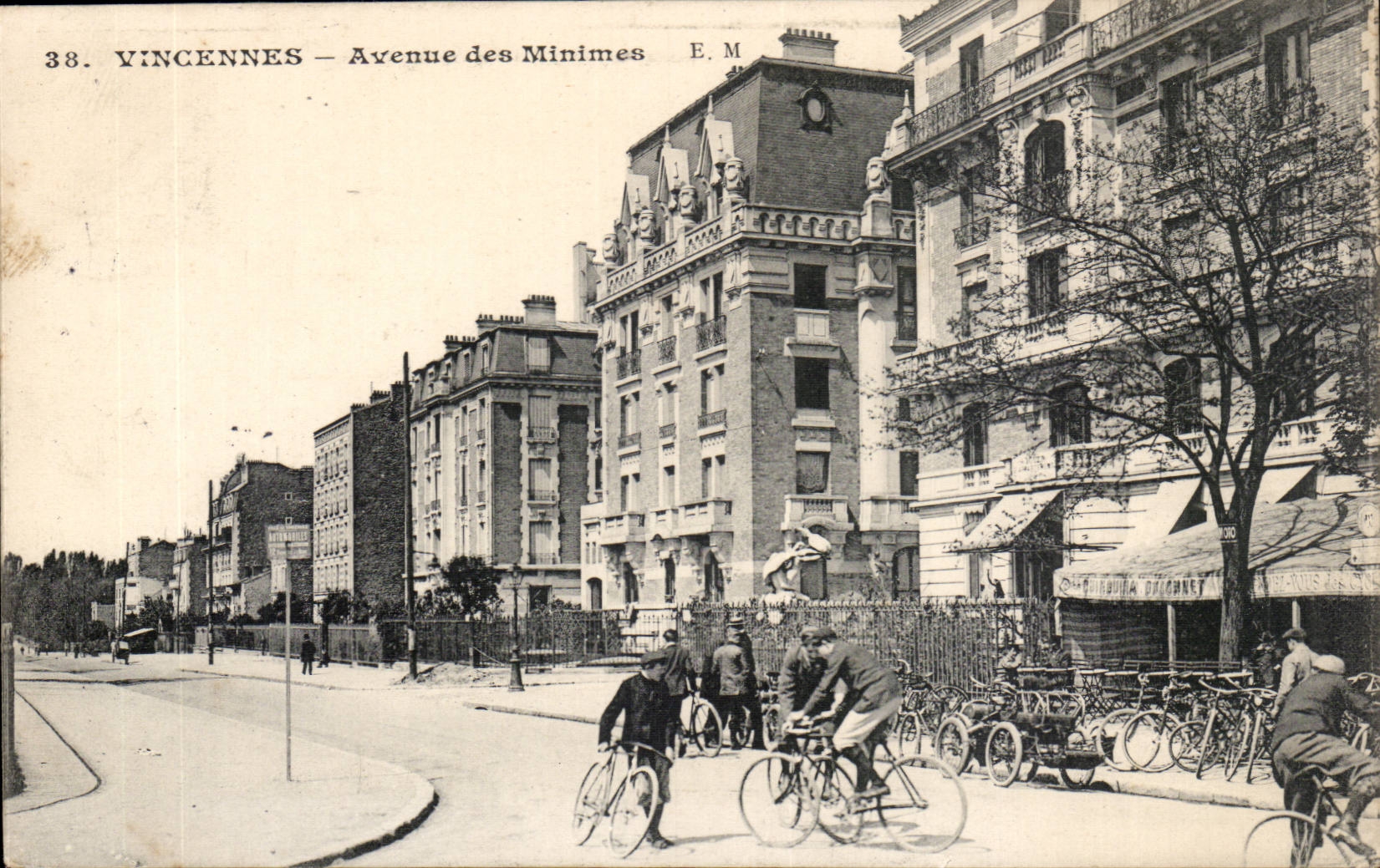 Vincennes — Avenue des Minimes — E.M.