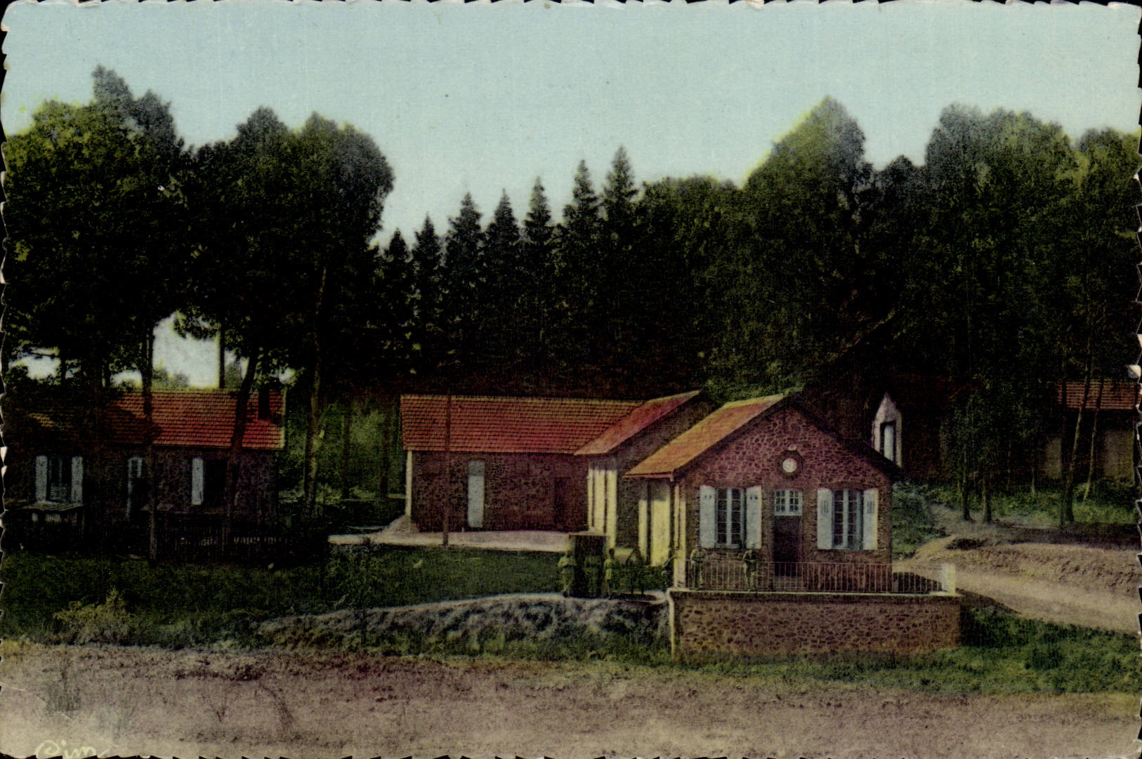 Camp de Bourg-Lastic — Poste de Police et Gardien Casernier du Camp — Carte postale CPAHIL