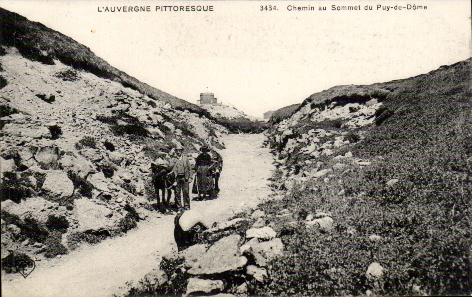 Path at the Summit of Puy-de-Dôme — The Picturesque Auvergne — n°3434