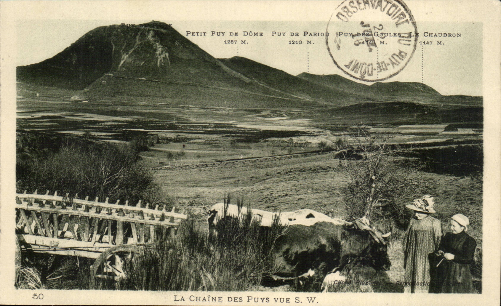 La Chaîne des Puys vue S.W. — Puy de Dôme, Puy de Pariod, Puy des Goules, Le Chaudron — éditeur Chirac & Gauthier, n°50