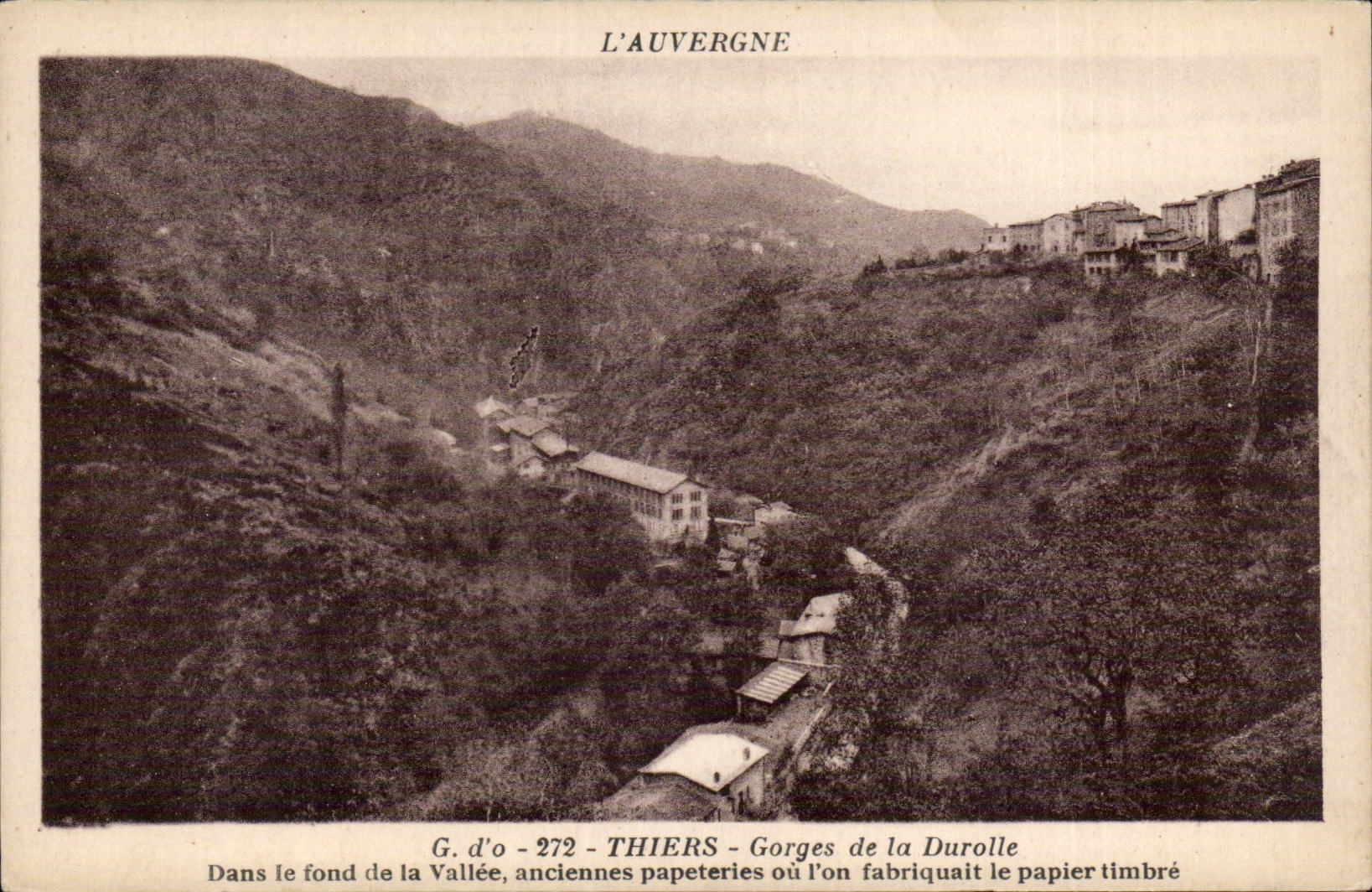 CPA Auvergne Thiers Gorges de la Durolle Dans le fond de la vallee anciennes papeteries ou l'on fabriquait le papier tim