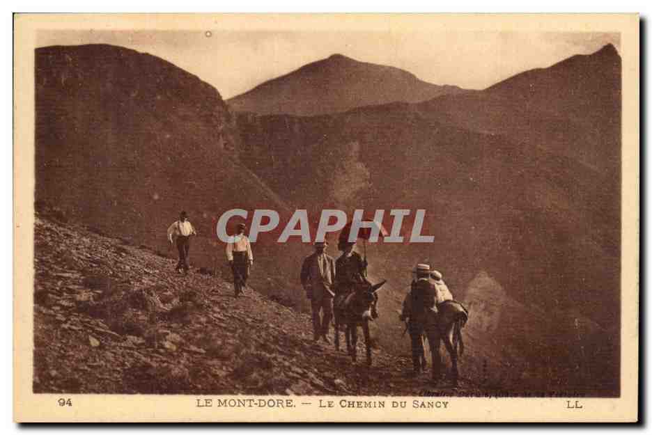 CPA Auvergne Le mont Dore Le chemin du Sancy (ane donkey)