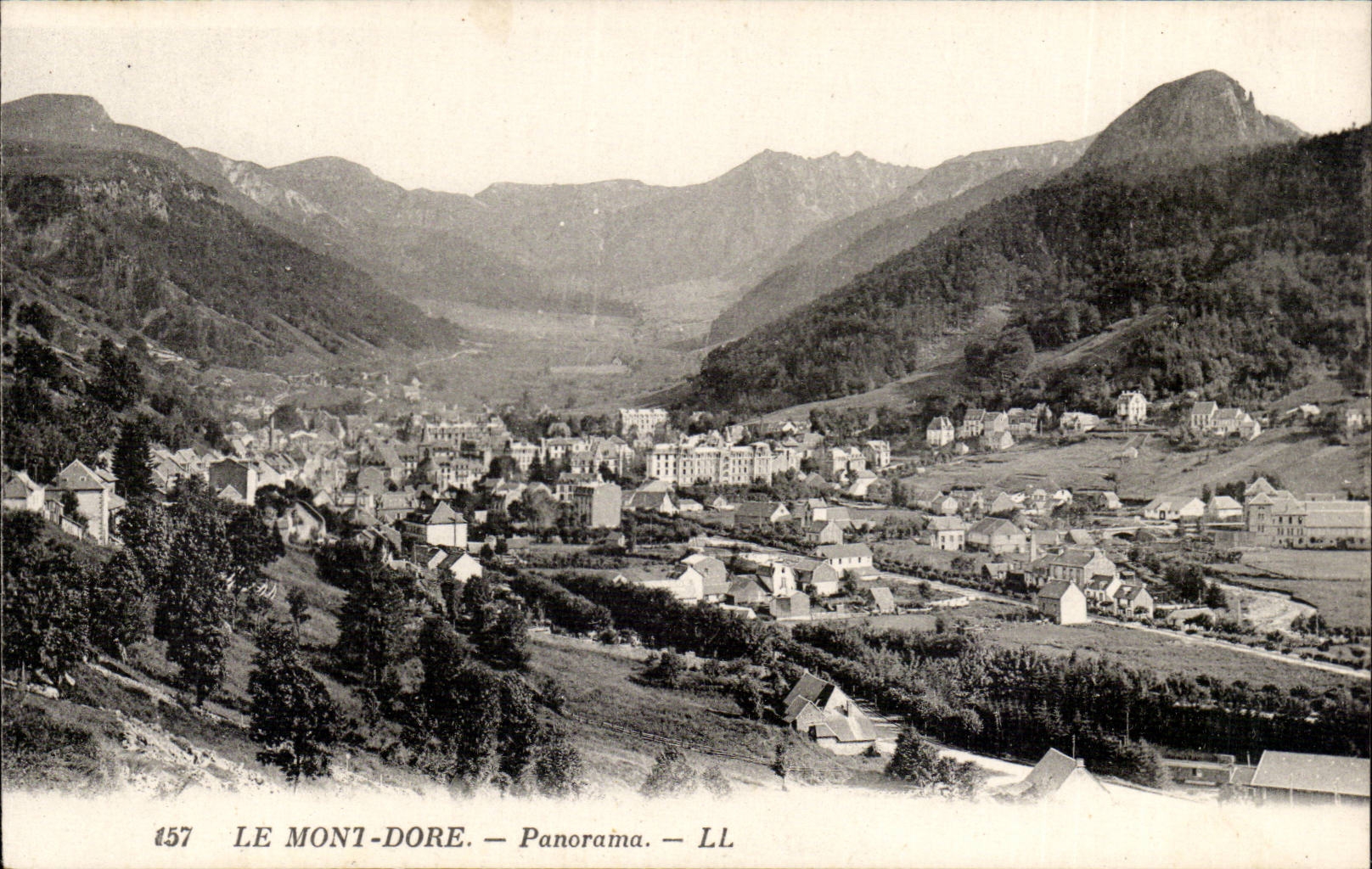 CPA Auvergne Le Mont Dore Panorama