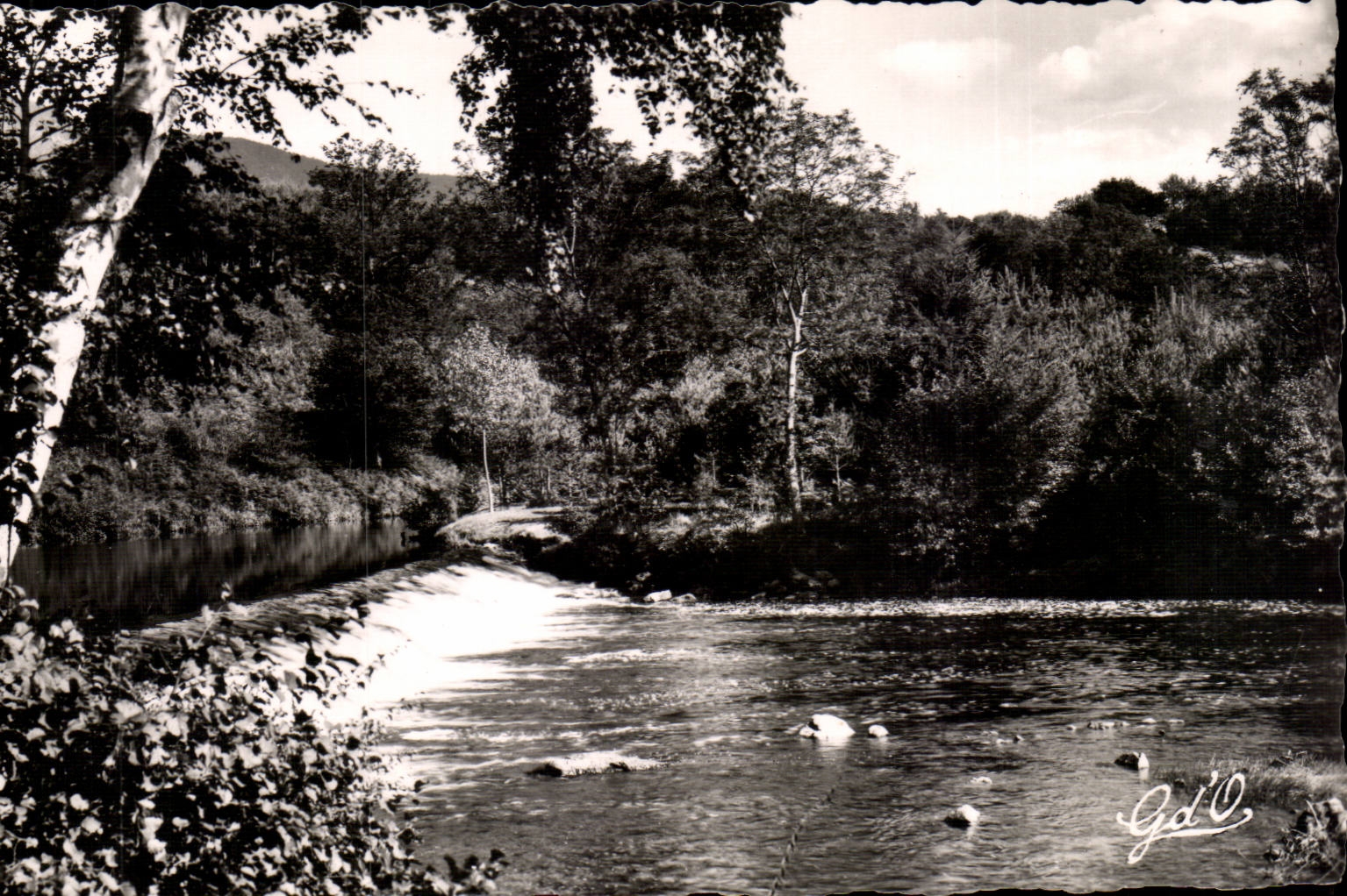 CPA Auvergne Vallee de la Dore en aval d'Ambert Cascade du barrage de Champy pres Vertolaye