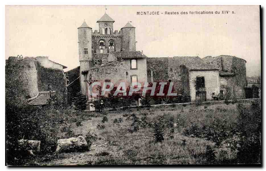 Montjoie - Restes des fortifications du XIVe s.