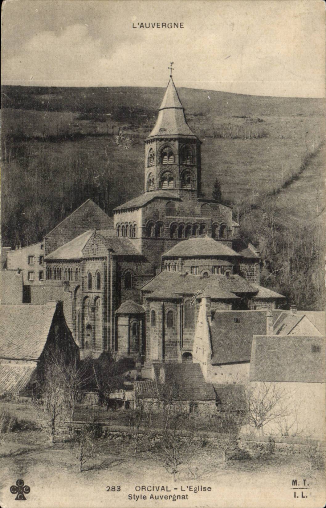 Orcival — L'Église — Style Auvergnat — M.T. n°283