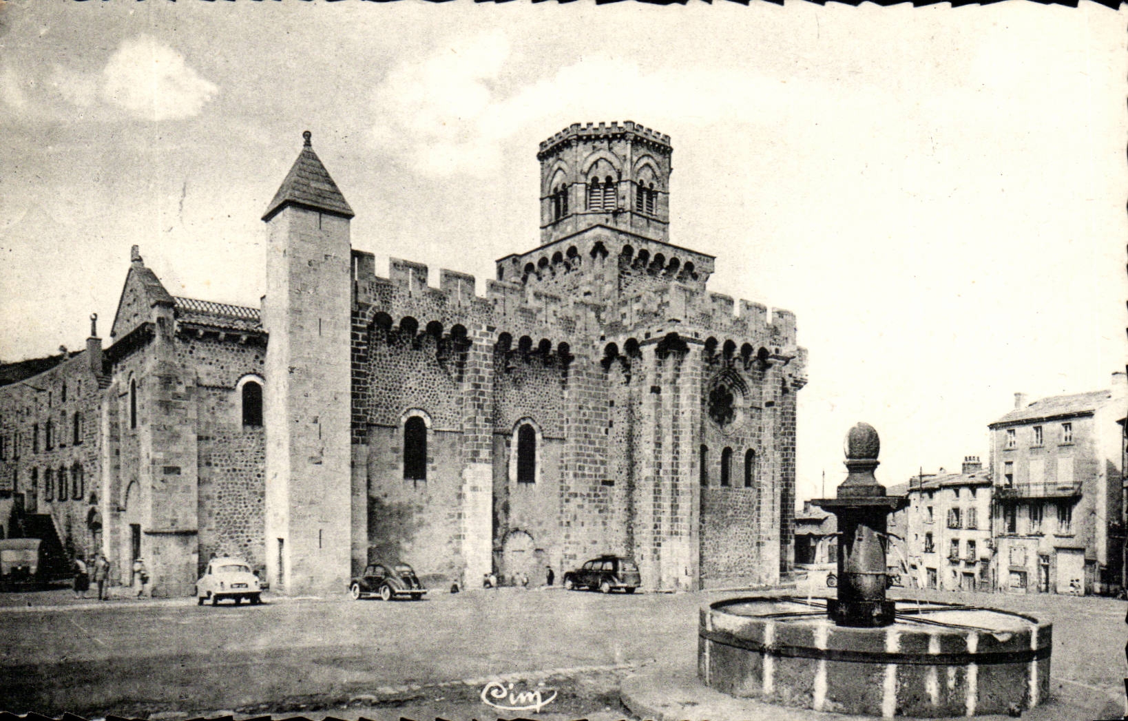 Auvergne CPA Royat Eglise St Leger