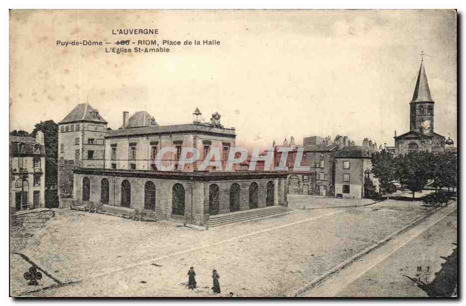 Riom — Place de la Halle und Kirche Saint-Amable — Panoramablick — Verleger M.J. (Nr. 63)