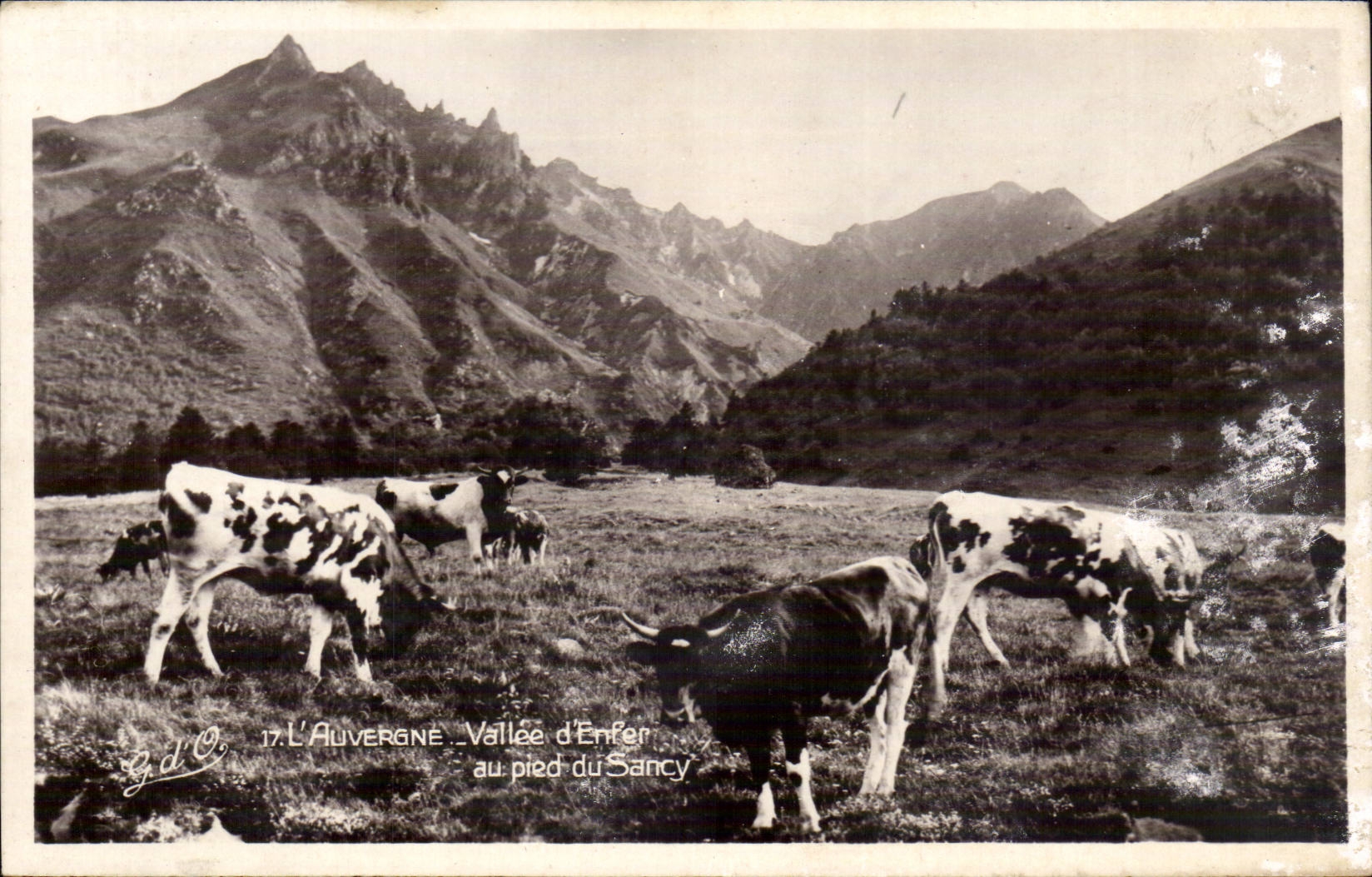 L'Auvergne - Vallée d'Enfer au pied du Sancy — G.d.O. — n°17