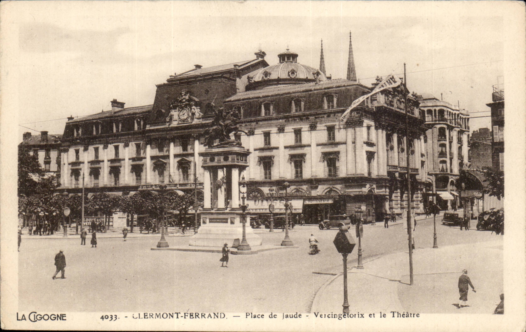 Clermont Ferrand - Place de Jaude - Le Theatre - CPA 
