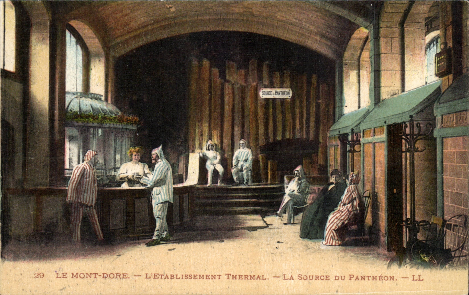 Le Mont Dore CPA l'etablissement thermal La source du pantheon