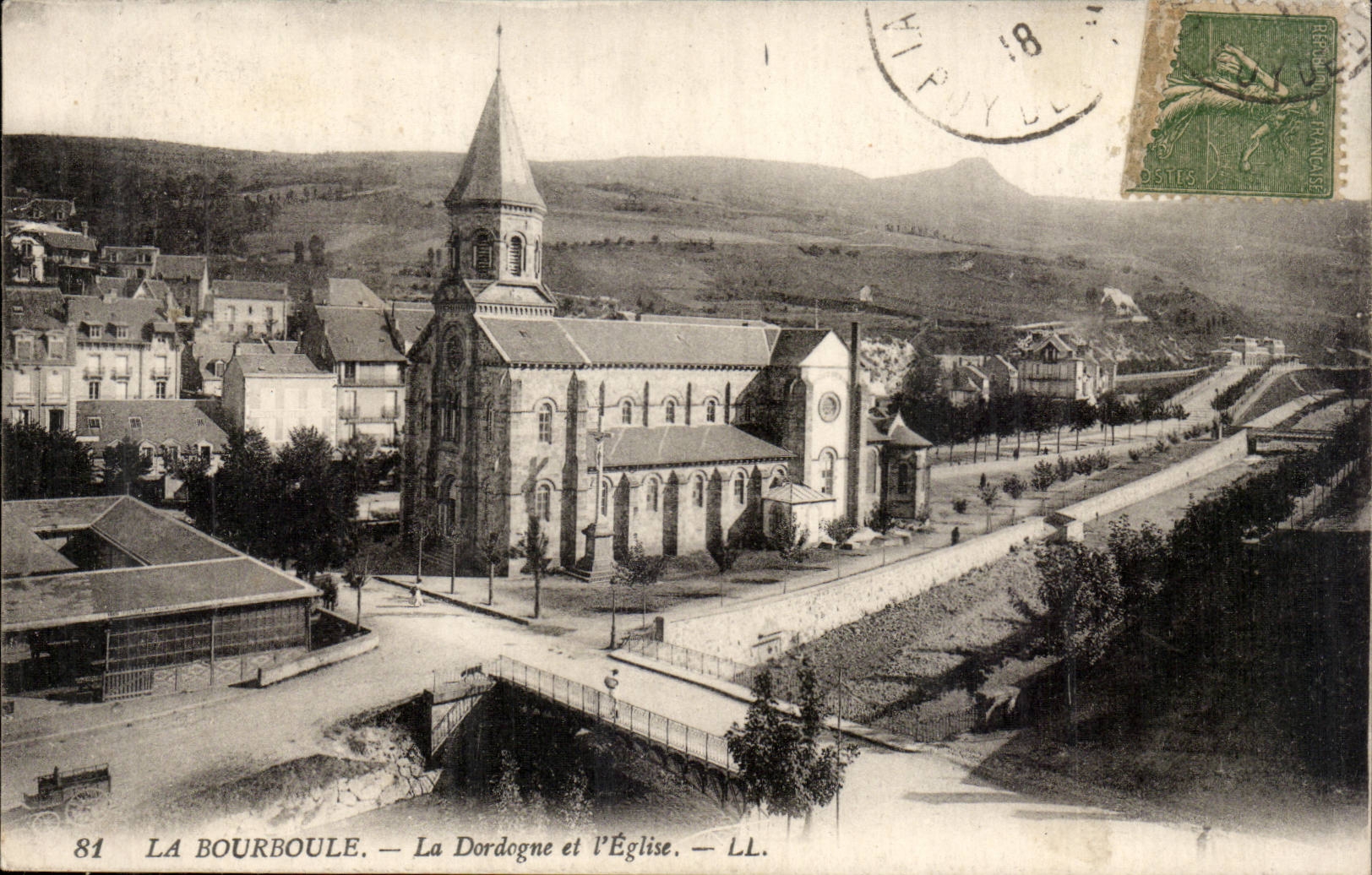 La Bourboule - La Dordogne et l'Eglise - - CPA 