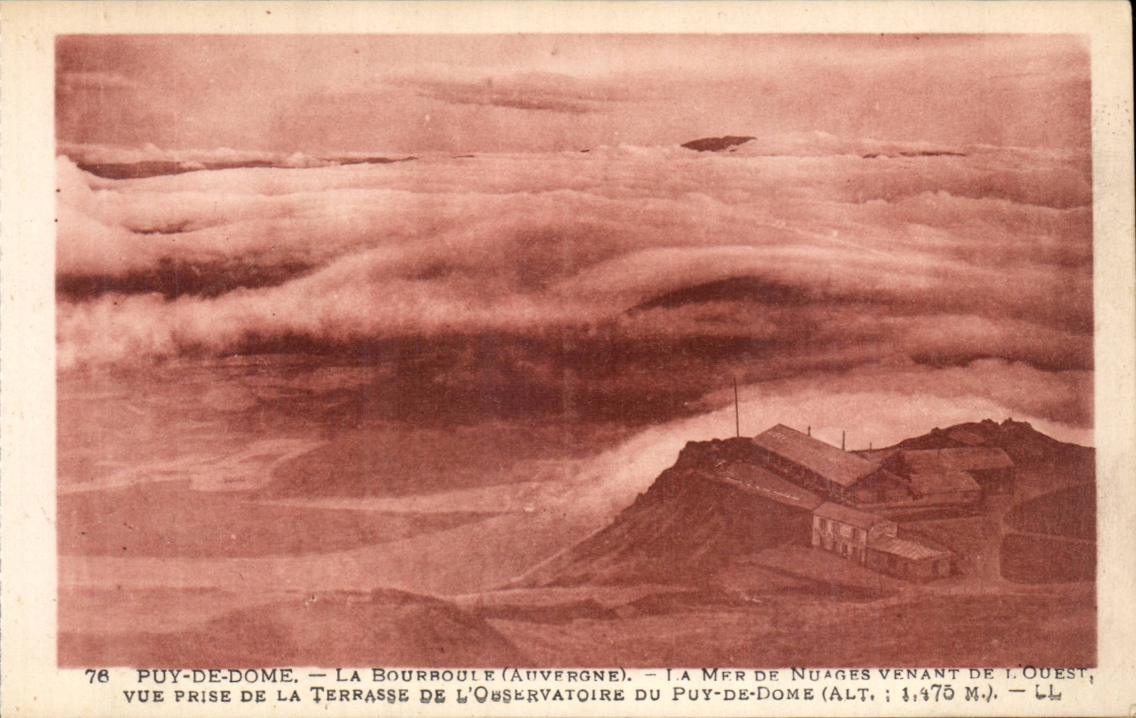 Puy-de-Dôme — La Bourboule (Auvergne) — Vue prise de la terrasse de l'observatoire du Puy-de-Dôme (alt. : 1475 m) — N° 78