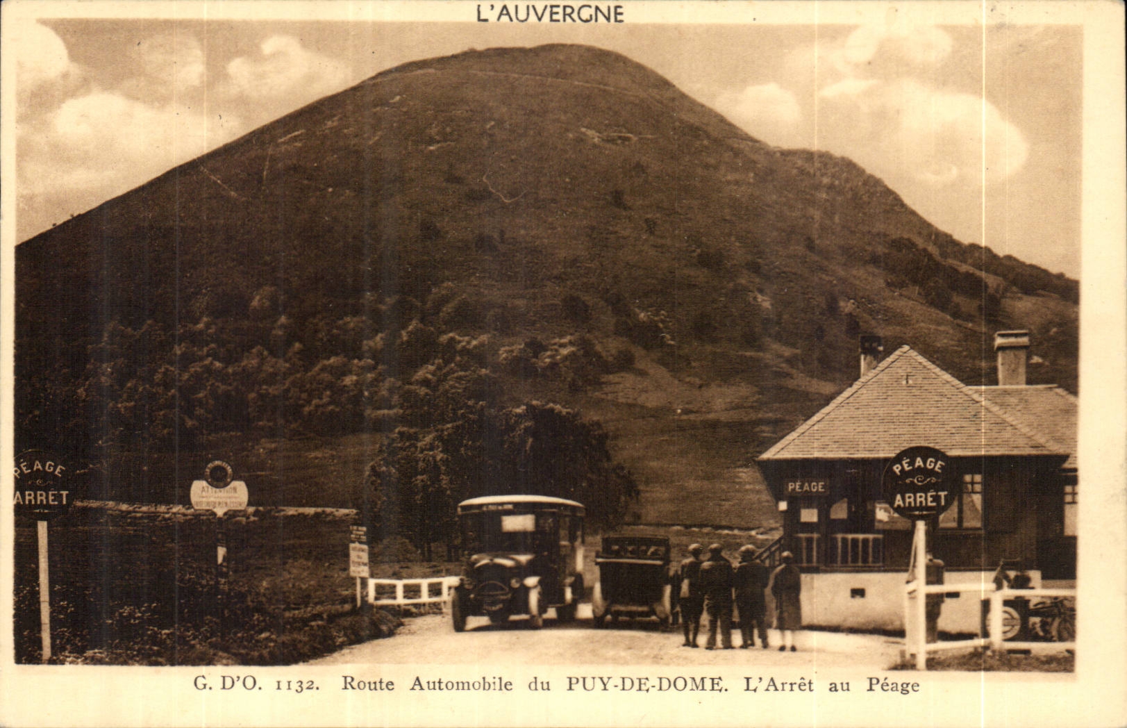 L'Auvergne — Puy-de-Dôme — Arrêt au péage — G. D'O. 1132