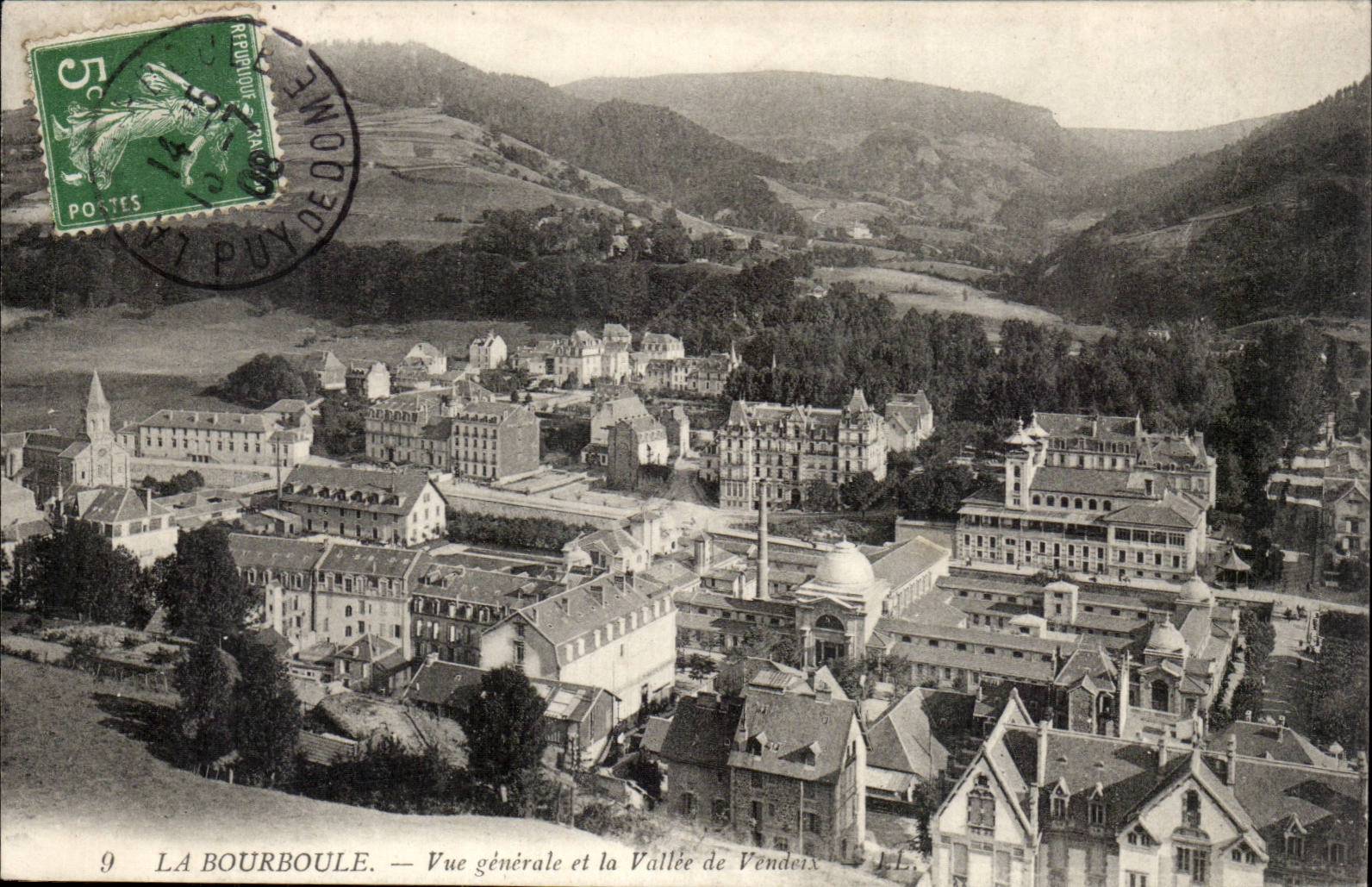 La Bourboule CPA Vue generale et la vallee de VEndeix