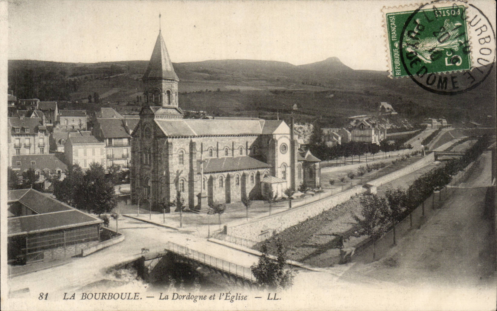 La Bourboule - Le Dordogne et l'Eglise - CPA 