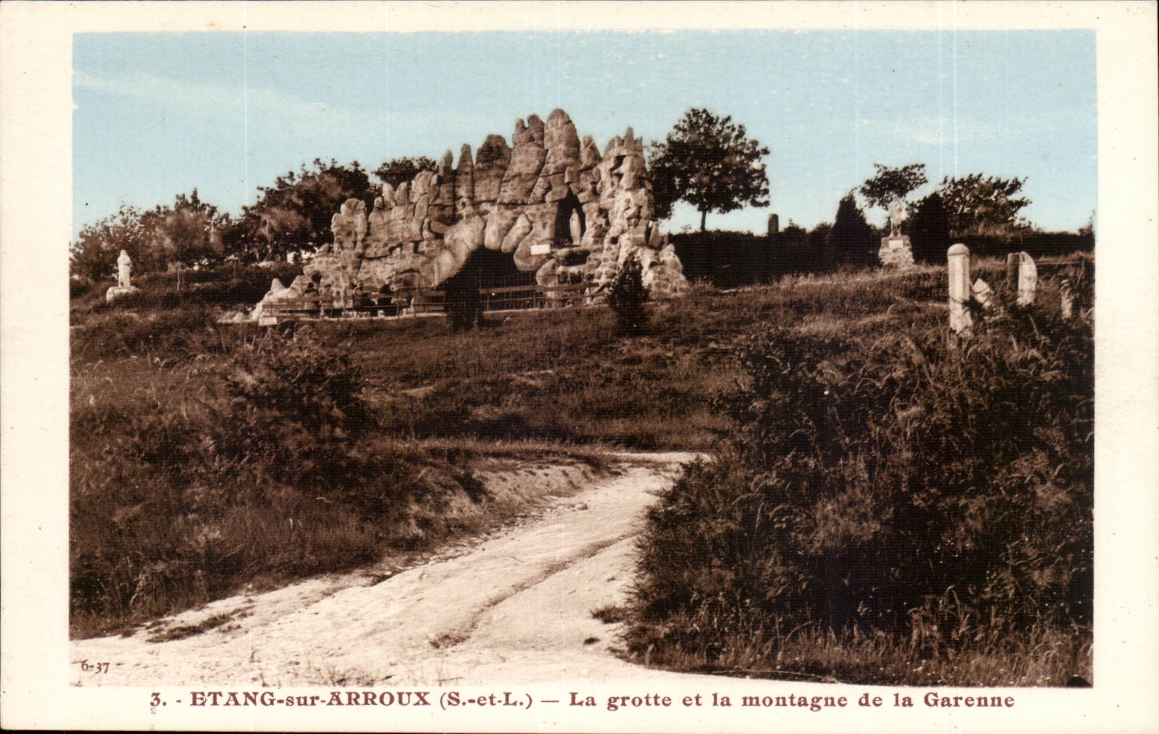 Etang-sur-Arroux (S.-et-L.) — Die Höhle und der Berg von la Garenne — Verlag Artistic, Nr. 3