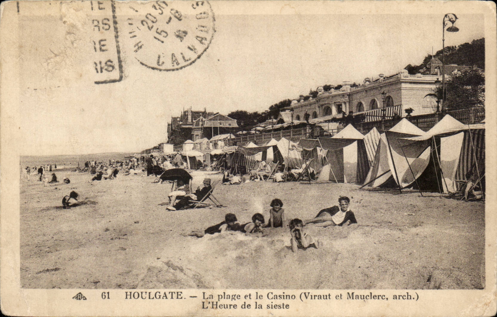 Houlgate CPA La plage et le casino l'heure de la sieste