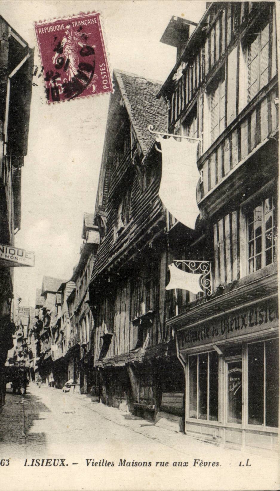 Lisieux — Vieilles Maisons rue aux Fèvres — LL