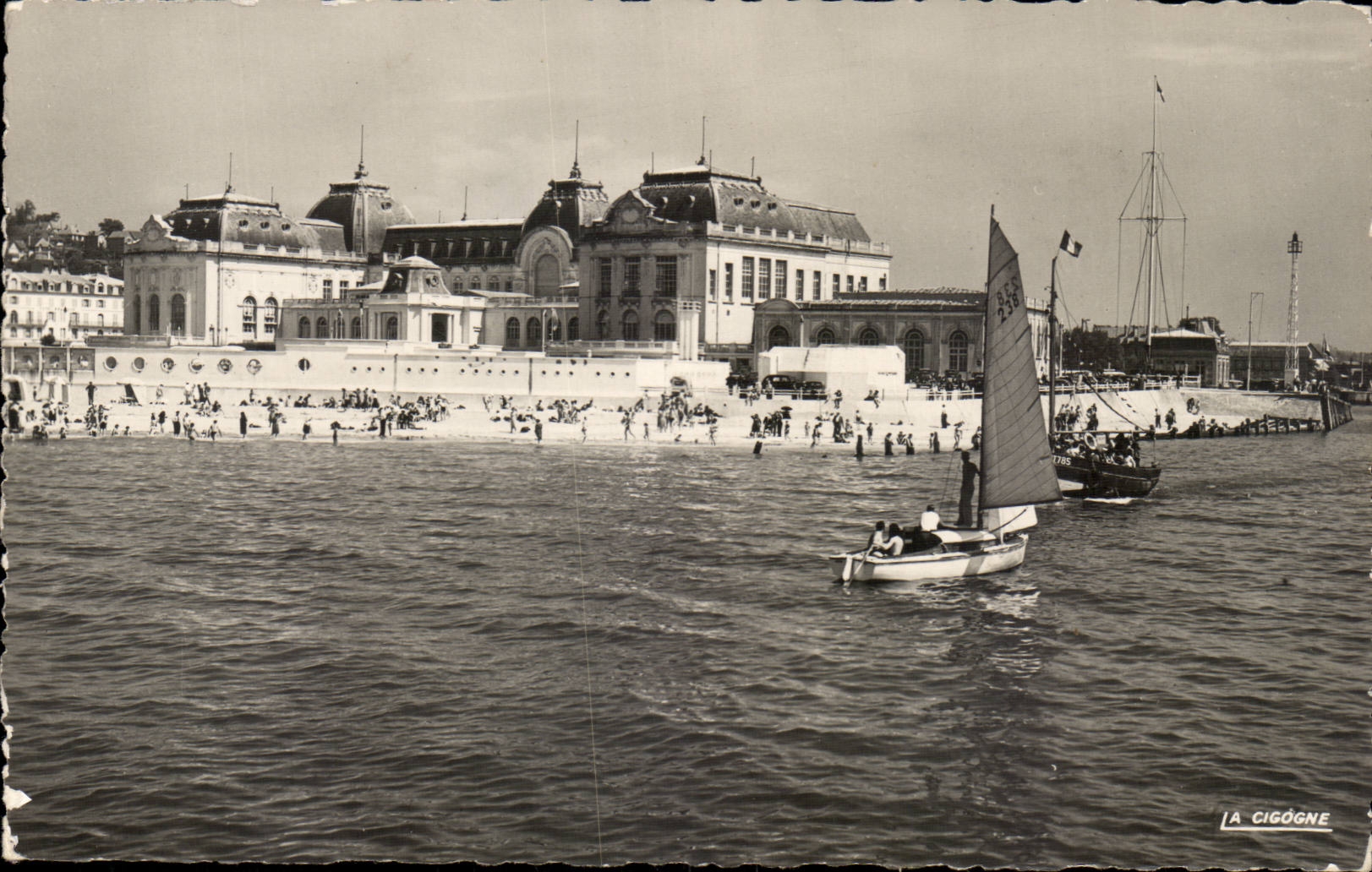 Trouville - Deauville - L'Entree des Yachts CPA 