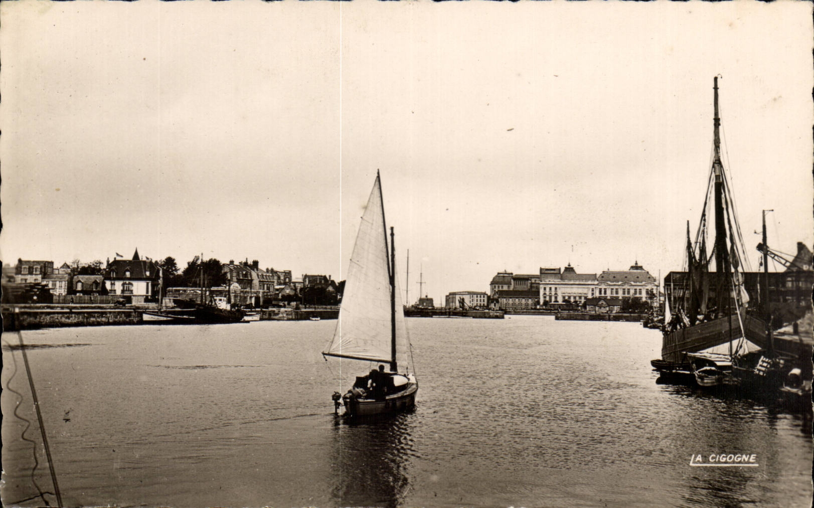 Deauville - Le Plage Fleurie - Le Port CPA 