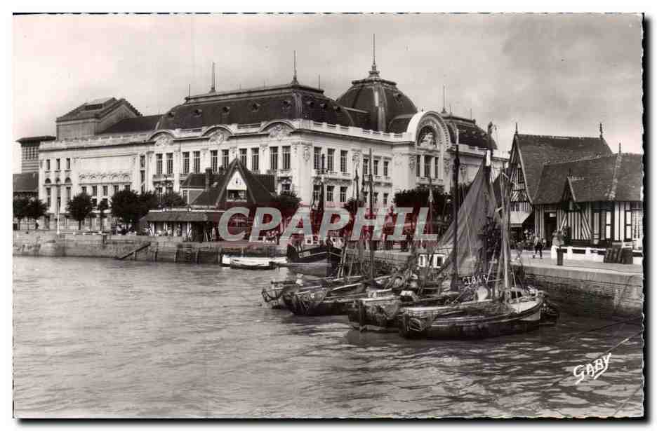 Trouville-Deauville — Le Casino et les Barques de Pêche — Éditions Gaby