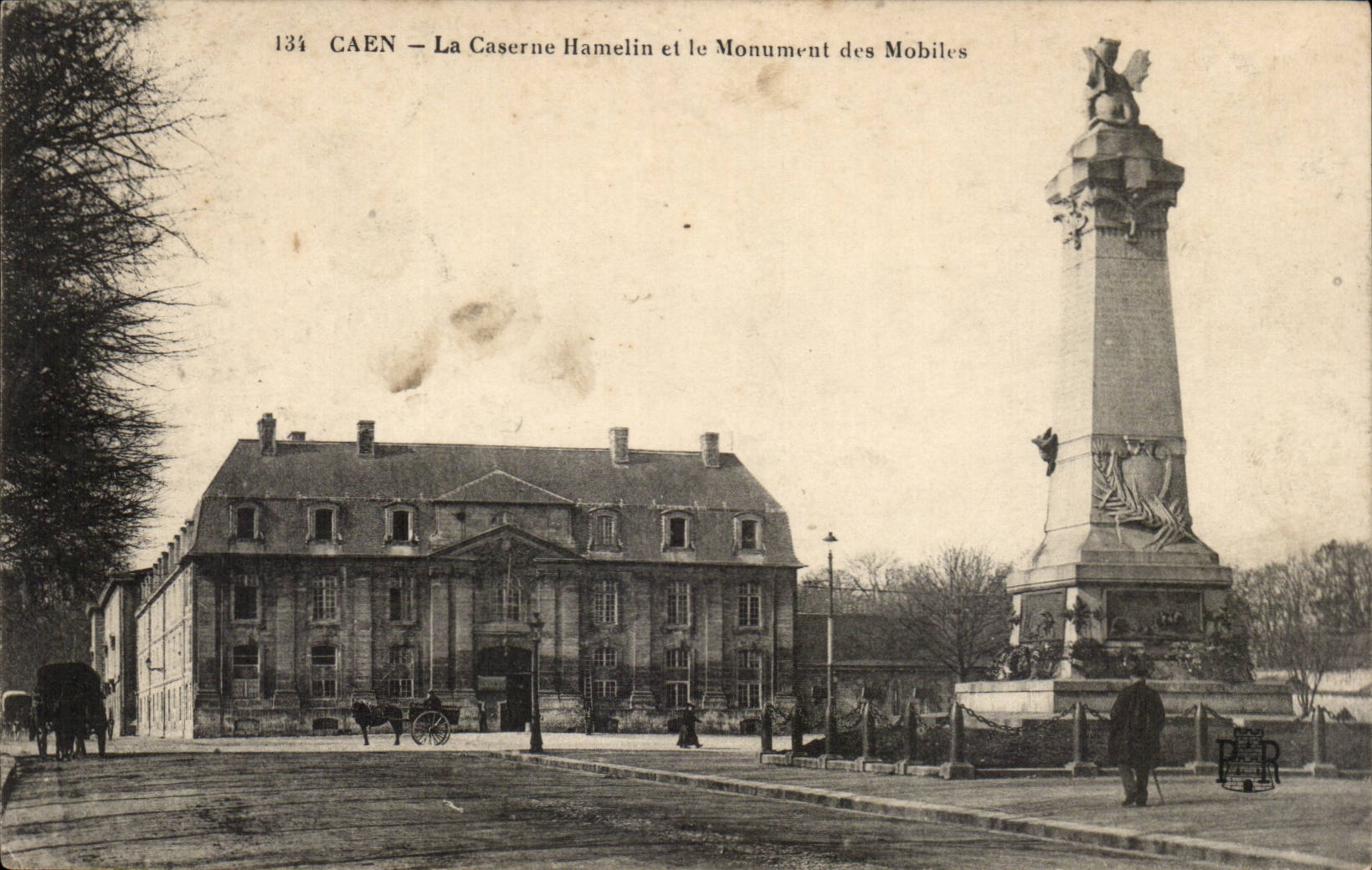 Caen - La caserne Hamelin et le Monument des Mobiles - CPA 