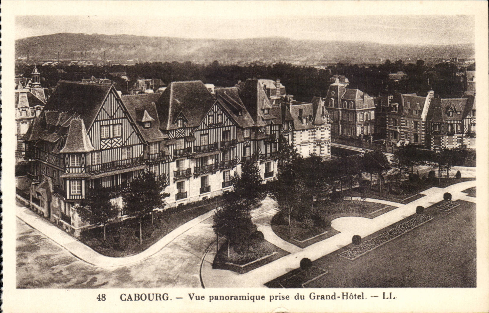 CAbourg CPA Vue panoramique prise du grand Hotel