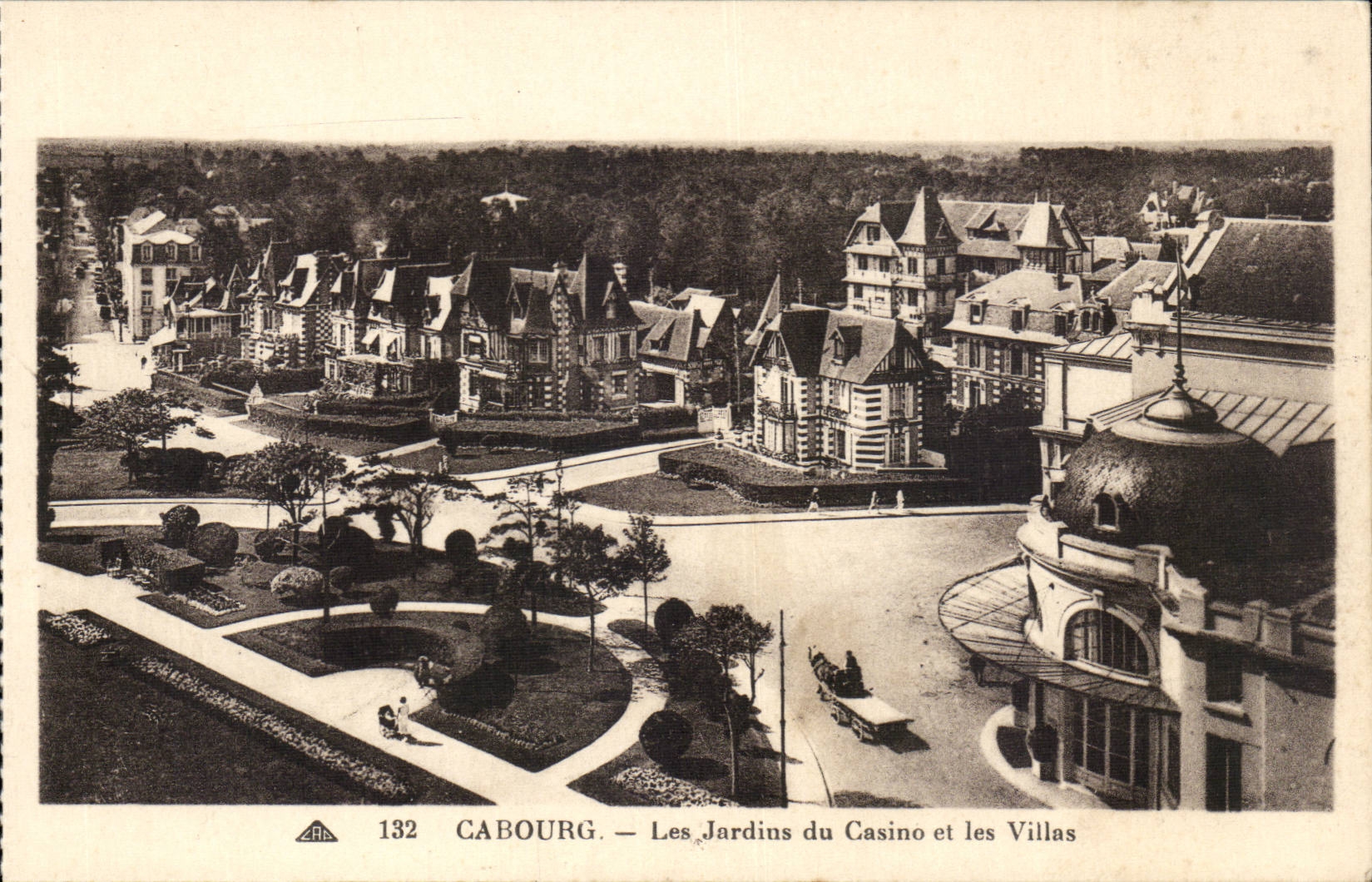 Cabourg — Les Jardins du Casino et les Villas