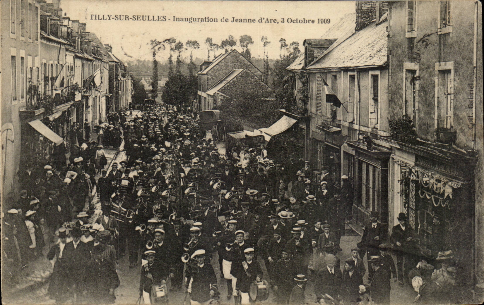 Tilly sur Seulles CPA Inauguration de Jeanne d'arc 3 octobre 1909