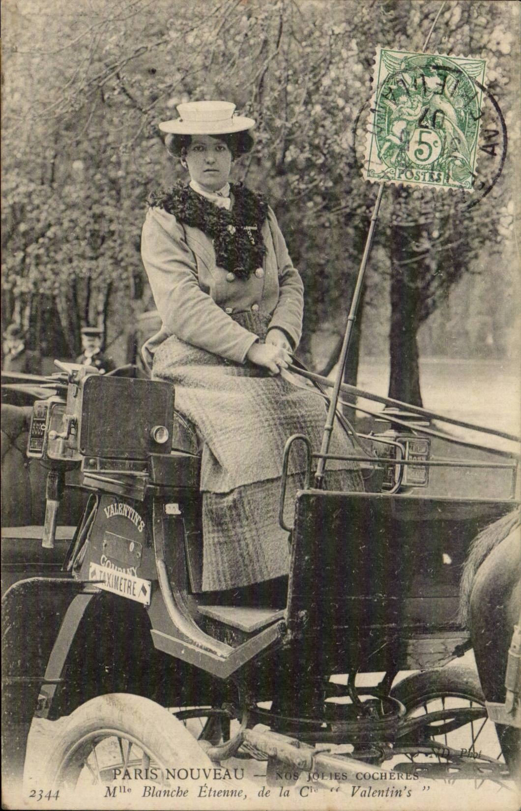 Paris Nouveau CPA Nos jolies cocheres Mlles Blanche Etienne de la Cie Valentin TOP (metiers)
