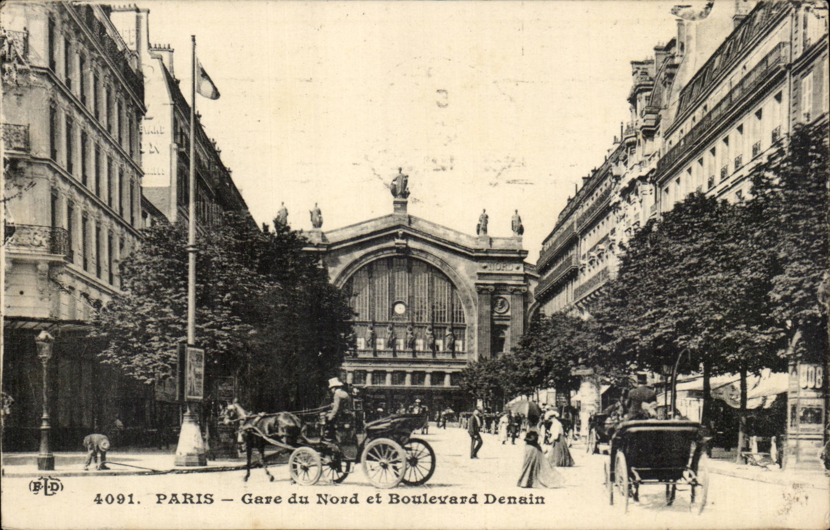 Paris CPA La gare du Nord et boulevard Denain