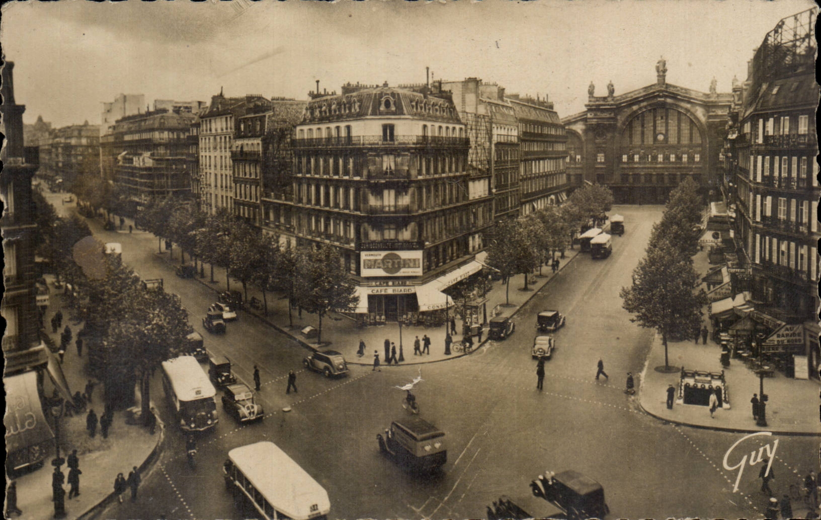 Paris CPA La gare du Nord Carrefour Denain Majenta