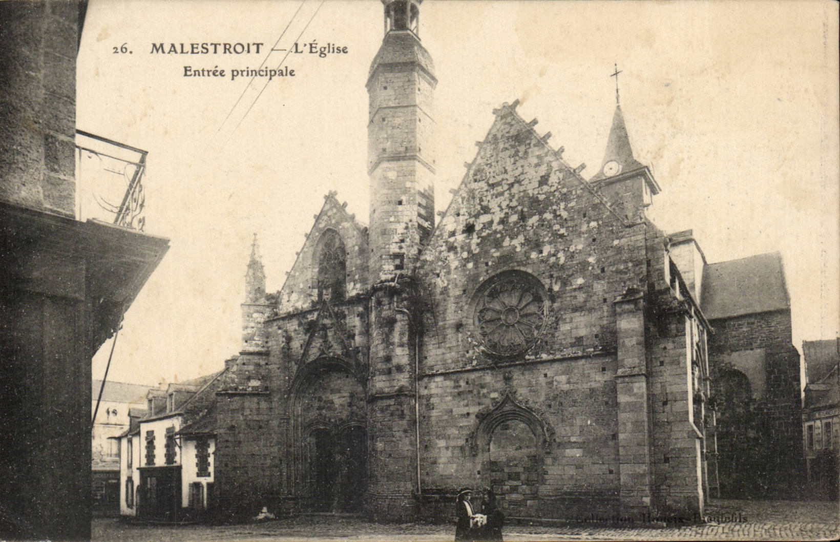 Malestroit CPA L'eglise Entree principale